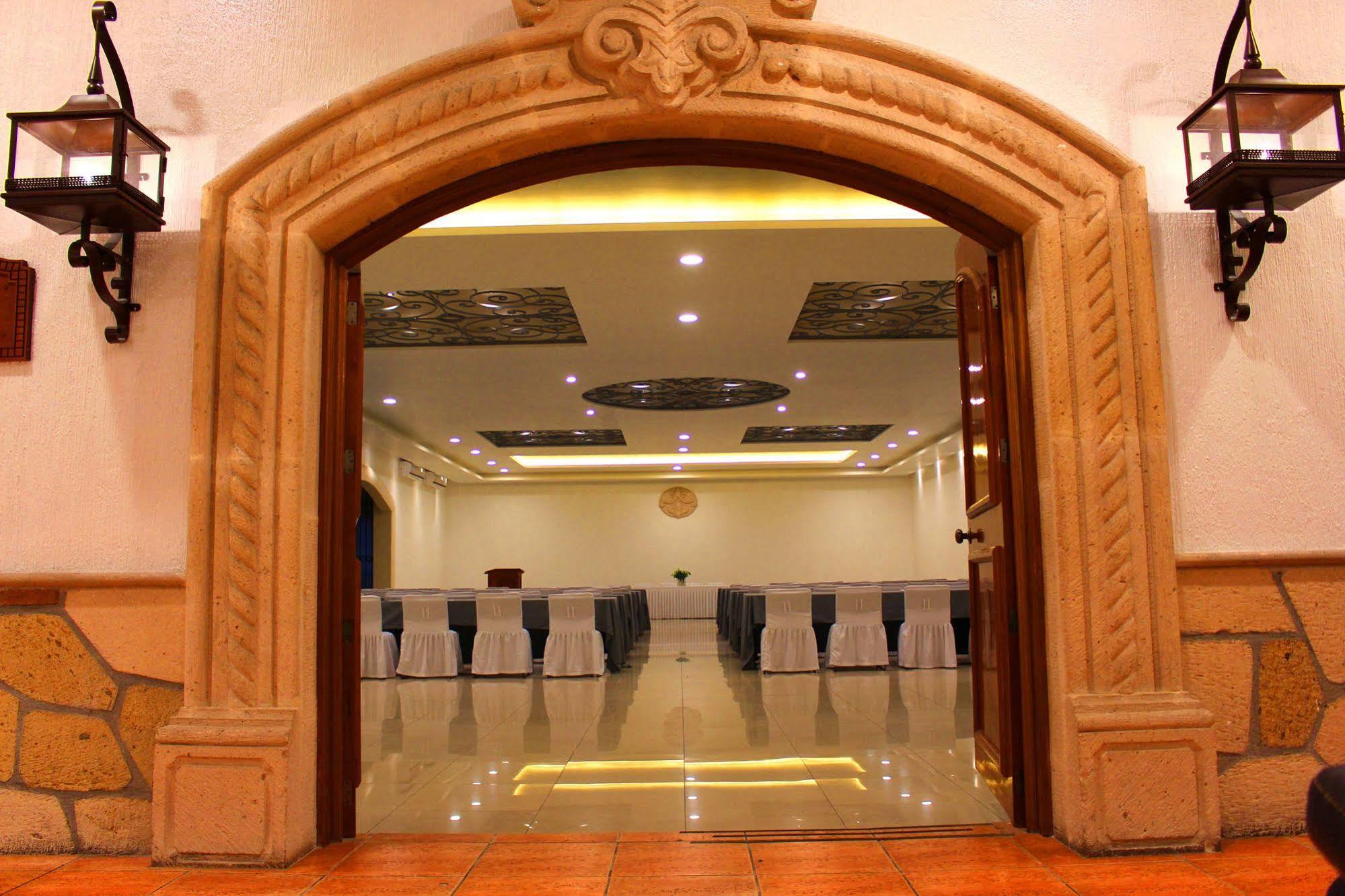Meson Del Valle ซาโมรา เด อิดาลโก ภายนอก รูปภาพ
